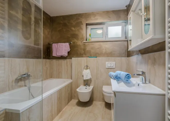 Holiday home Awesome In With Wifi Malinska