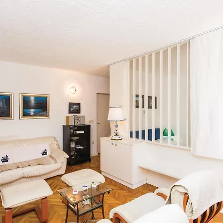 Awesome In With Wifi Holiday home